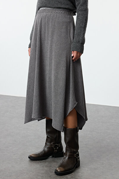 Trendyol Collection Антрацитова спідниця міді з розрізом Klos з текстурою TWOAW25ET00106
