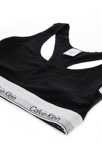 Calvin Klein Weißer Sport-BH für Damen – elastisches Band, minimalistisches Design F3785e-100