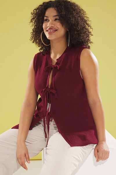 Trendyol Curve Burgunderfarbene Strickbluse aus Baumwollmischung – Band-/Schleifendetail TBBSS25AF00052