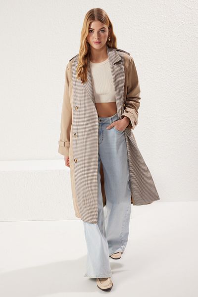 Trendyol Collection Dlouhý béžový kostkovaný dvouřadý trenčkot - Twoss25Tr00014