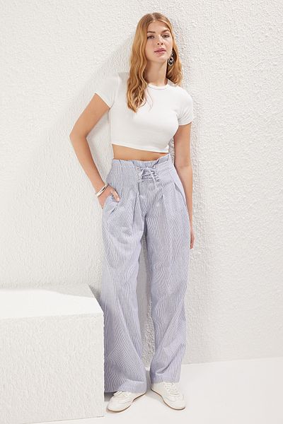 Trendyol Collection Gestreifte Leinenhose mit weitem Bein – Farbe, TWOSS25PL00032