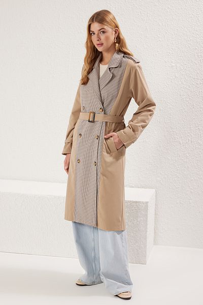 Trendyol Collection Dlouhý béžový kostkovaný dvouřadý trenčkot - Twoss25Tr00014