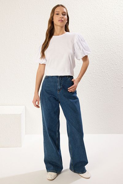 Trendyol Collection Tricou alb tricotat cu mânecă cu balon - 100% bumbac, croială obișnuită TWOSS25TS00064