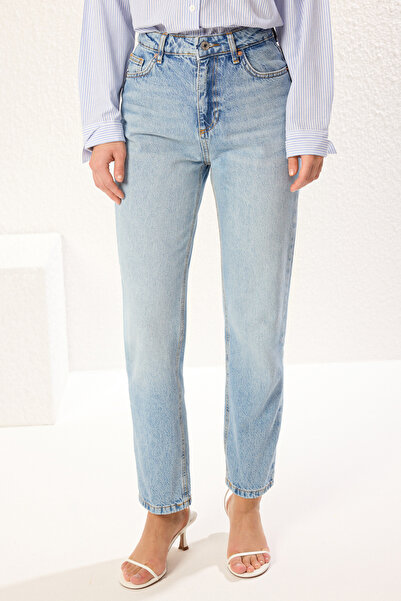 Trendyol Collection Mavi*001 Gerade geschnittene Jeans mit hoher Taille TWOSS23JE00089