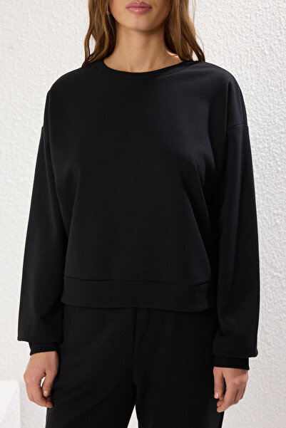 Trendyol Collection Χοντρό σετ φόρμας με μαύρη πλεκτή λαιμόκοψη - Regular Fit TWOSS25EM00001