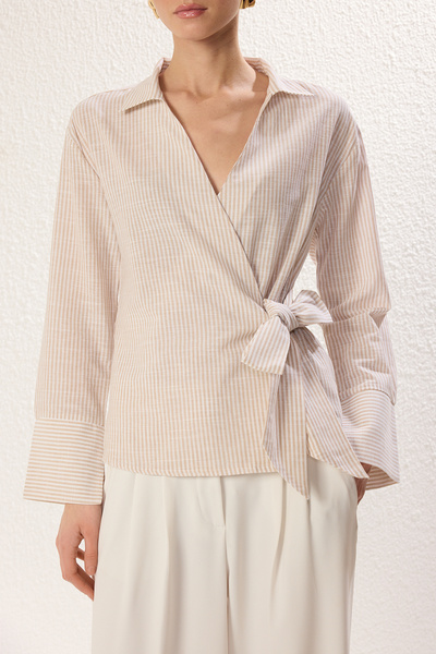 Trendyol Collection Bézs oldalsó nyakkendő, részletesen kiszélesedő pamut, normál, szabályos szabású szőtt ing TWOSS25GO00108