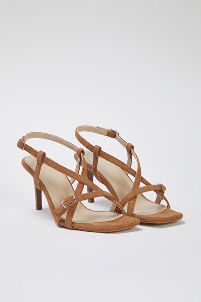 TRENDYOL SHOES Tan Suede Kotníkový pásek Čtvercová špička Dámské sandály na tenkém podpatku Takss25To00018