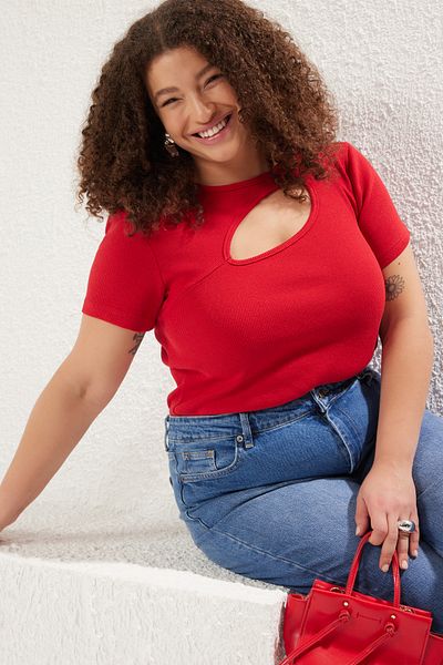 Trendyol Curve قميص قصير أحمر محبوك بلوزة كبيرة الحجم