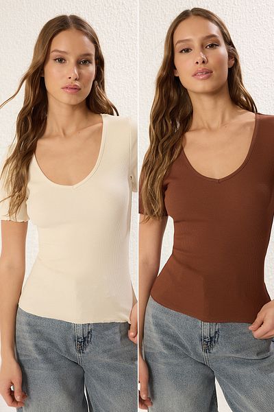 Trendyol Collection Rugalmas bordás V-nyakú barna-kő pamutblúz - TWOSS25BZ00405