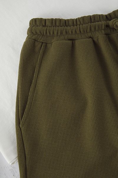 Trendyol Collection Ecru-Khaki-Strick-Pyjama-Set mit normaler Passform und strukturierten Shorts TMNSS25PT00021