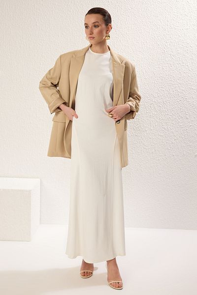 Trendyol Modest Ecrufarbenes, gerades, gestricktes Interlock-Kleid TCTSS25EB00045