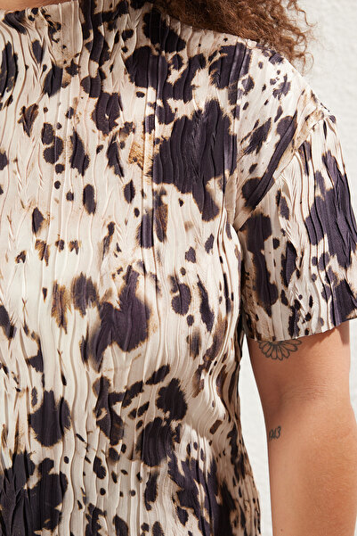 Trendyol Curve Πολύχρωμη Πλισέ Πλεκτή Μπλούζα με μοτίβο ζώων TBBSS25AF00084