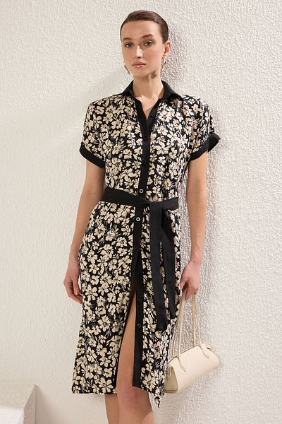 Trendyol Collection Μαύρο φλοράλ μίντι υφαντό πουκάμισο από βισκόζη TWOSS25EL00391