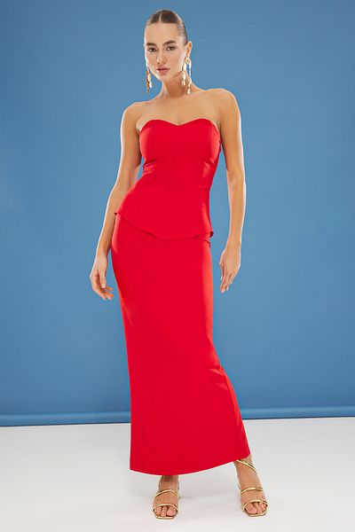 Trendyol Collection Rotes, trägerloses, gewebtes, stilvolles Oberteil-Set TPRSS25AU00005
