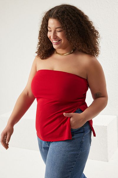 Trendyol Curve Κόκκινη πλεκτή μπλούζα με στράπλες λαιμόκοψη με φερμουάρ Crepe TBBSS24AF00092