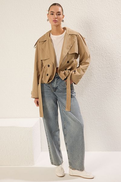 Trendyol Collection Płaszcz typu trencz z norek z paskiem TWOSS25TR00007
