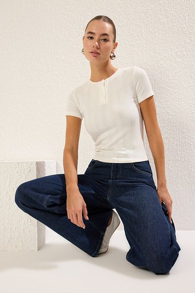 Trendyol Collection Ecru Regular/Normal Fit Half Placket Stretchy Knitted Blouse Twoss25Bz00070