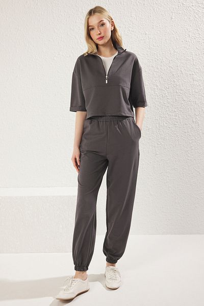 Trendyol Collection Lässiges, anthrazitfarbenes Strick-Trainingsanzug-Set – Palazzo mit Stehkragen und Reißverschluss TWOSS25EM00002