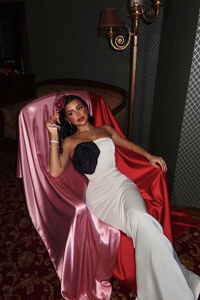 Eyyo Κρέμα Isadora Rose Λεπτομερές Μακρύ Σατέν Φόρεμα ATE-2307