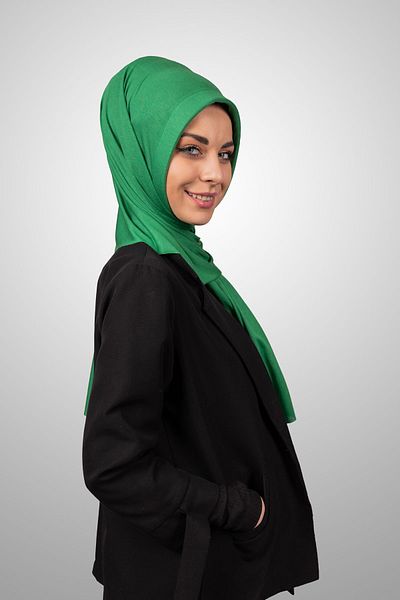 Şalcenneti.com Γυναικείο Hijab Πρακτικό χτενισμένο βαμβακερό σάλι με σφουγγάρι στο μπροστινό μέρος έτοιμο φουλάρι Benetto πράσινο χρώμα