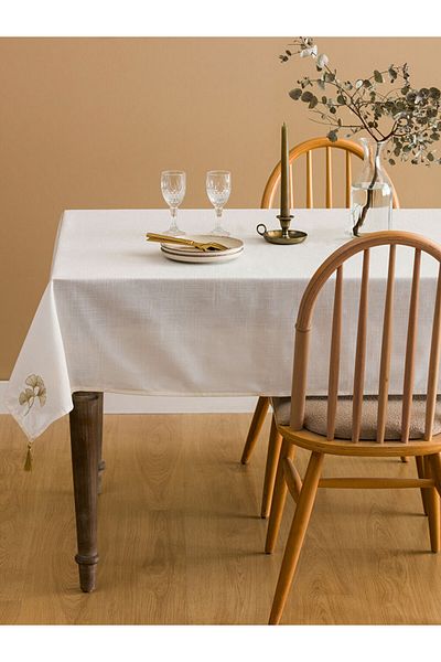 LC Waikiki Față de masă cu ciucuri brodate cu flori 150x150 Cm