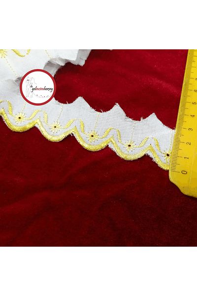 Gelincimherşey Yellow Embroidered Scallop on Terikoton White