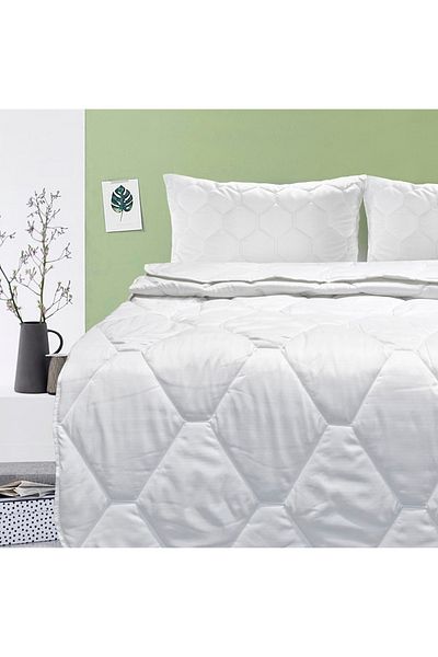 VAVEY White Diamond Patterned Cotton Double Quilt