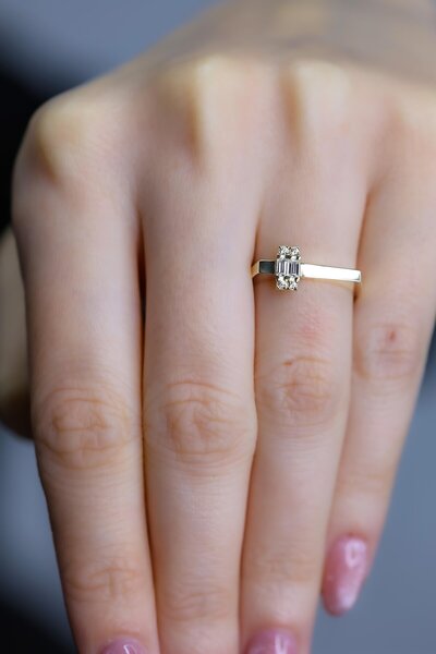 Fay Yamaner Altın Köşeli Baget Yüzük