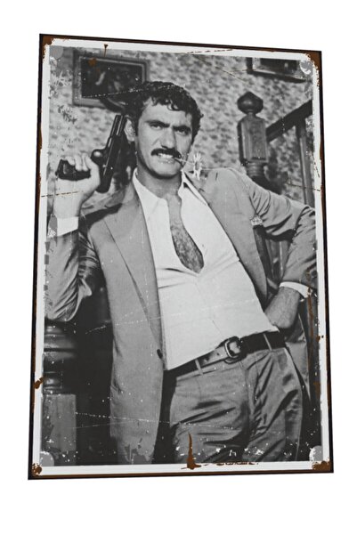 Pi Dekorasyon Yılmaz Güney Film Sahnesi Silahlı Retro Ahşap Poster 819