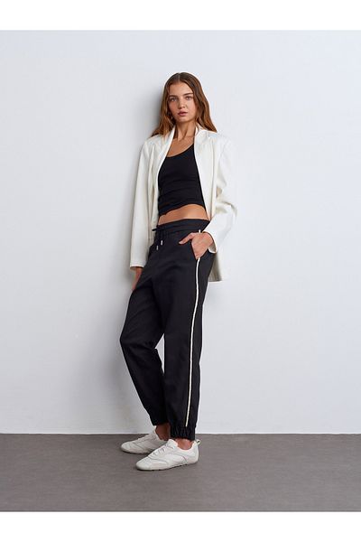 Dilvin 71605 Side Stripe Cuffed Jogger Pants-Black