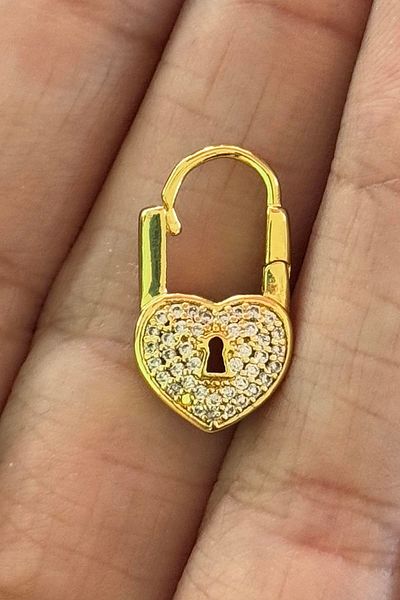 TAKIŞTIR Gold Color Lock Figured Stone Detailed Surgical Steel Ring Tragus/ Cartilage Earring/Piercing (Single)