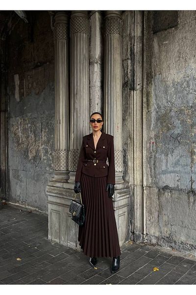 buqre's moda Premium Pleated Gold Buttoned Belted Jacket Skirt Set