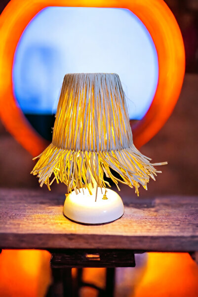 Bubihome Hasır Rafya Kablosuz Pilli Abajur, Bohem Masa Lambası, Beyaz Metal Ayaklı