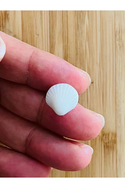 Öztürk Cream Baby Button with a Stitch from the Bottom. 14mm. The Seashell.
