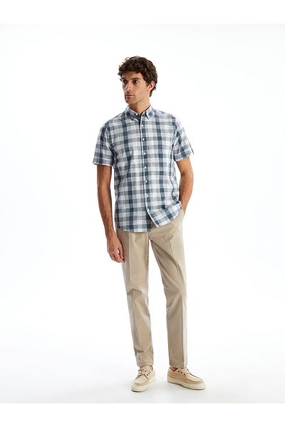 LC Waikiki Ανδρικό πουκάμισο LCWAIKIKI Classic Regular Fit με κοντό μανίκι καρό από ποπλίνα