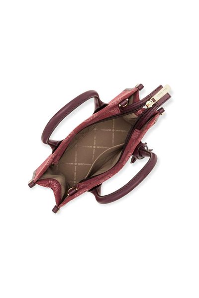 Michael Kors A perfect brand bag for sophisticated ladies from Michael