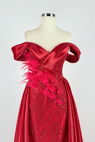 Lenta Moda Red Feather Lace Covering Lisbon Satin Evening Dress and Evening Gown