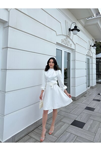 BEYZATURAN ROCHIE ALBĂ ADEN - mânecă lungă, fustă elastică evazată, detaliu cu pliuri pe umeri