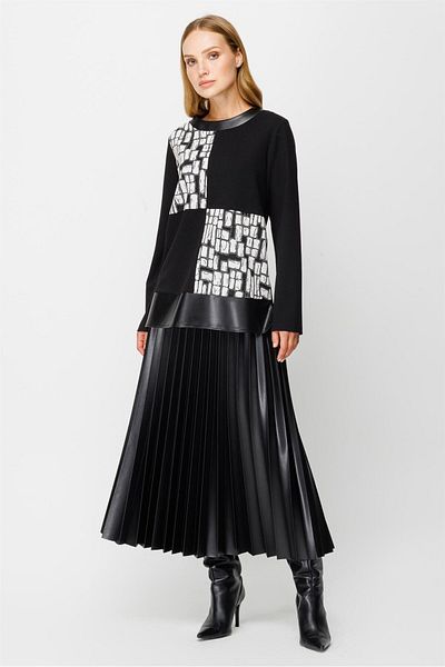 Esswaap Skirted Suit Black