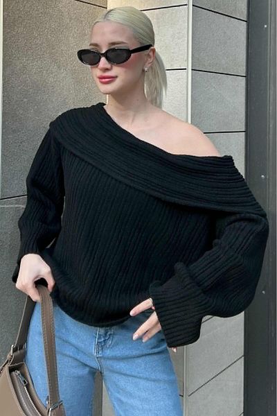 Madmext Pulover de damă cu guler Madonna negru MG2274