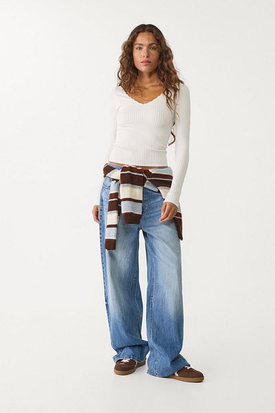Stradivarius Seamless V-neck T-shirt