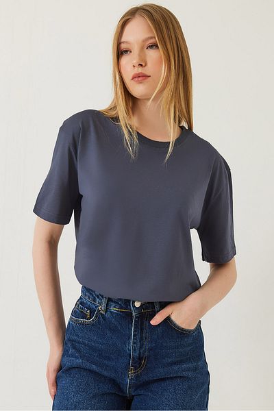 Bianco Lucci Women's Decorative Stitched Crew Neck Tshirt 60602001