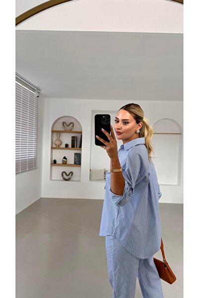 Sezgi Tekin Set cămașă și pantaloni din poplin cu dungi albastre