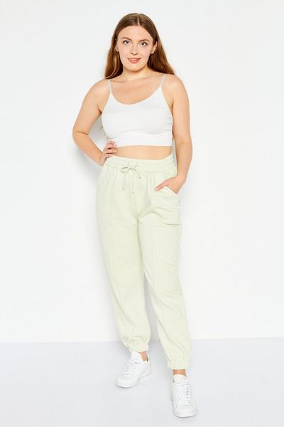 Levi's Women Regular Fit Solid Jogger Pants, Light Green