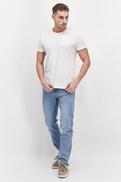Nautica Men Regular Fit Straight Leg Stretchable Washed Denim Jeans, Light Blue