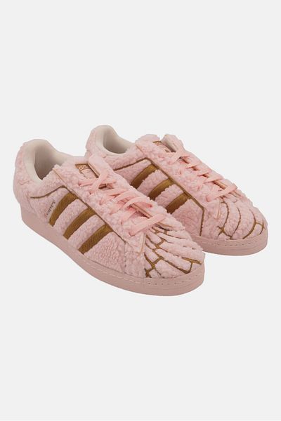 adidas Men Superstar Conchas Outdoor Shoes, Pink