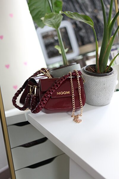Moom Bag Women's Burgundy Patent Leather Knitted Handle Detailed Chain Shoulder Bag