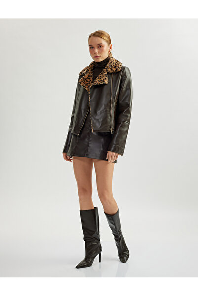 Koton Bikerjacke aus Kunstleder mit Leopardenmuster und Reißverschlusstaschen