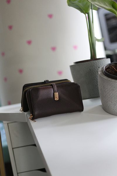 Moom Bag Дамски портфейл с копчета и аксесоар Bitter Coffee в златисто