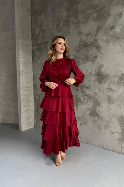 HELİS BUTİK Rochie din satin cu straturi de trandafir burgundă
